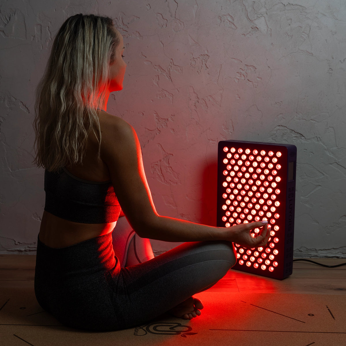 Red Light Therapy Panel – 6 Wavelengths, 150 LEDs | Luyors
